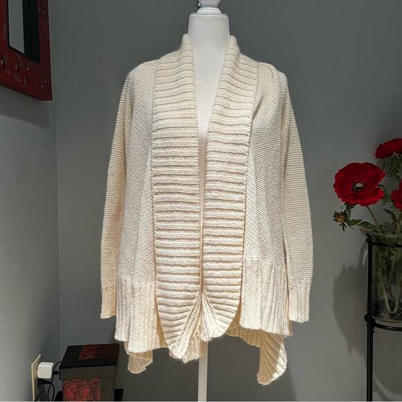 NEW Alice + Olivia Wool Cashmere Classic Timeless Layering Cardigan Sweater NWT - Picture 12 of 16